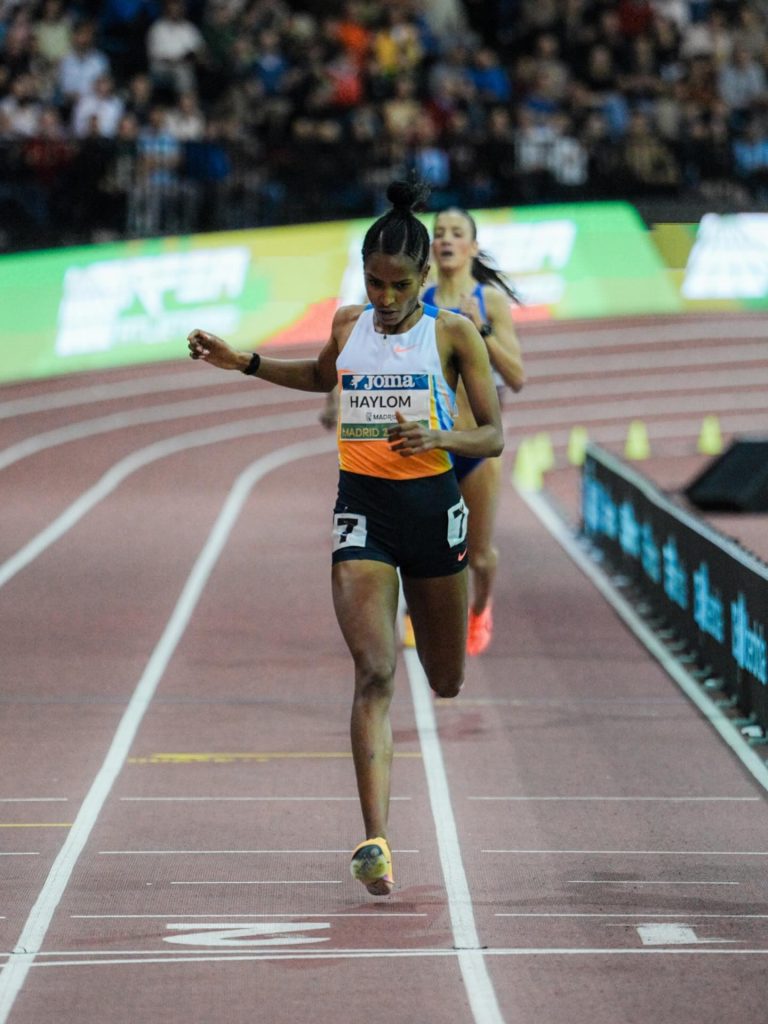 Birke Haylom running to victory in the women’s 1500m at Madrid Indoor Tour 2026.